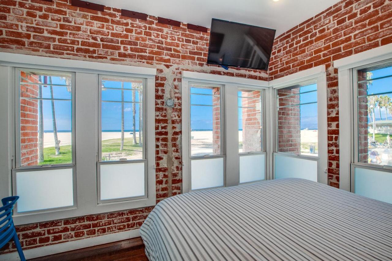 First Floor Junior Studio Suite Oceanfront