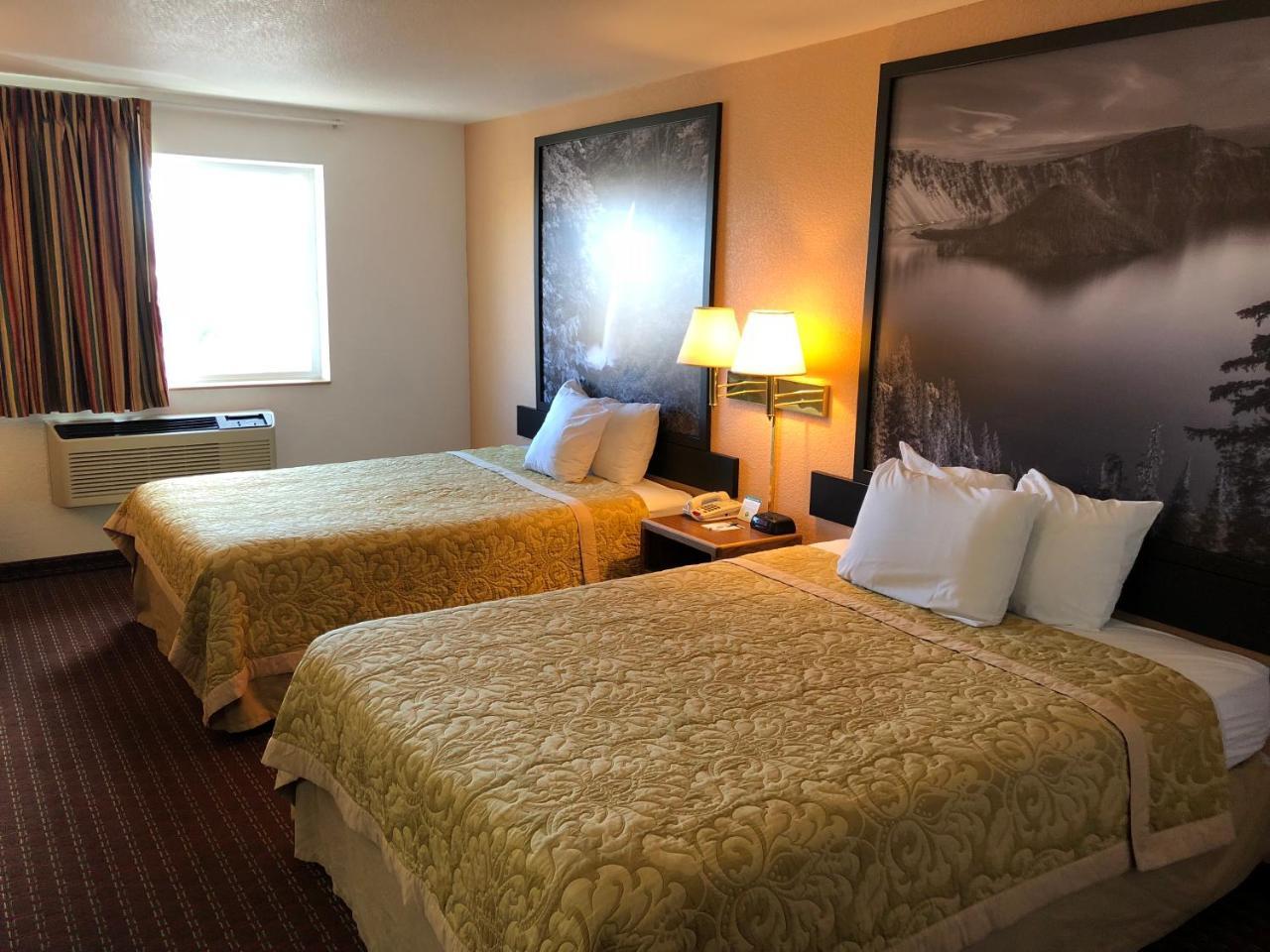 Queen Room Two Queen Beds Non-Smoking