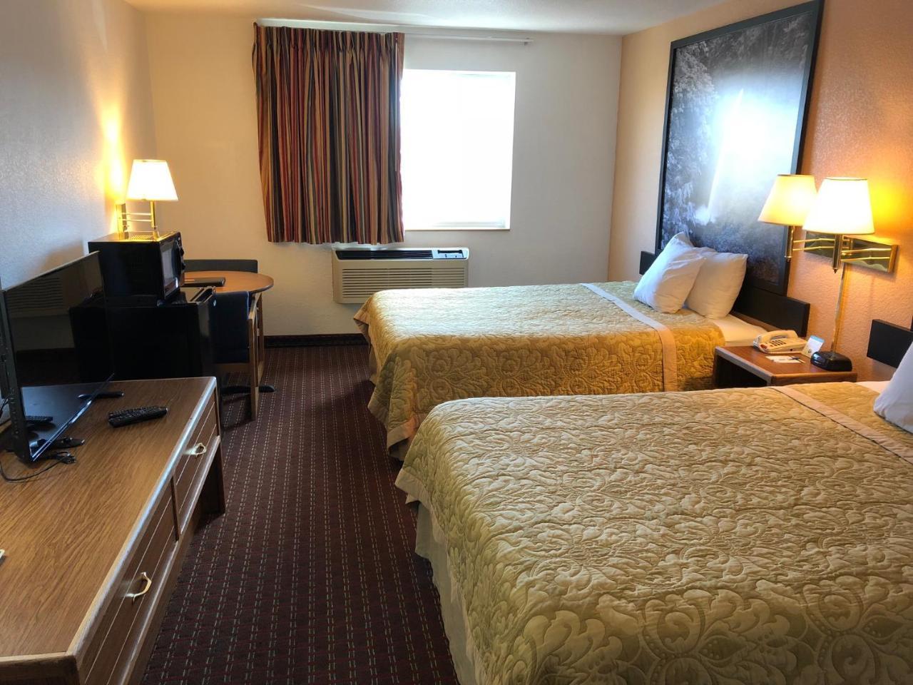 Queen Room Two Queen Beds Non-Smoking