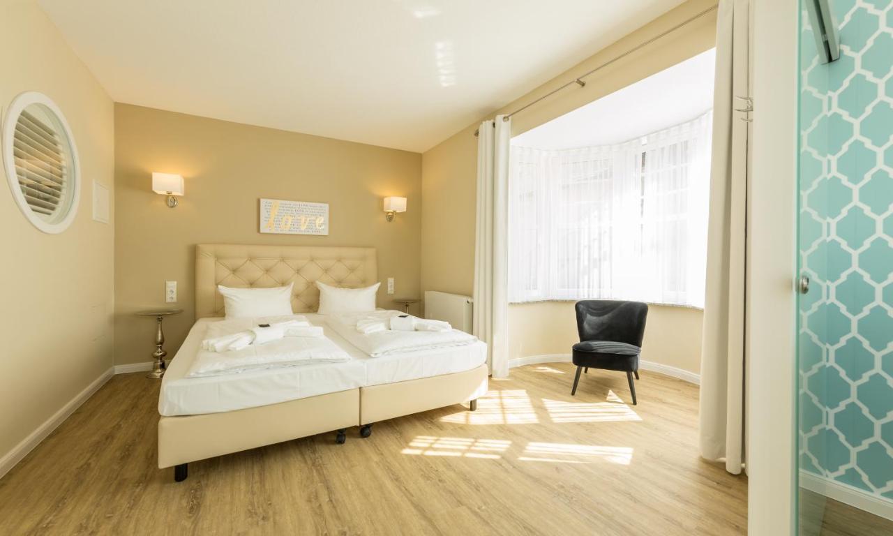 Two Room Apartment