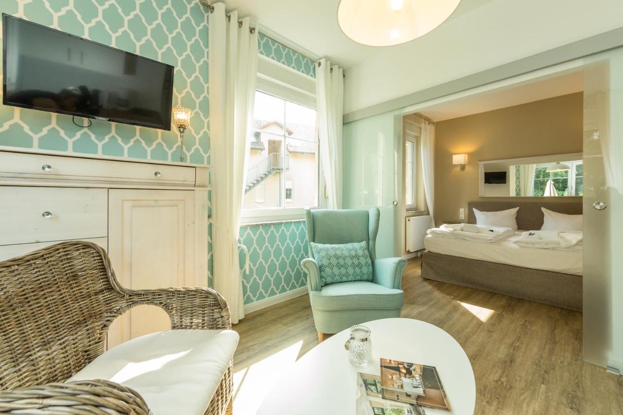 Two Room Apartment