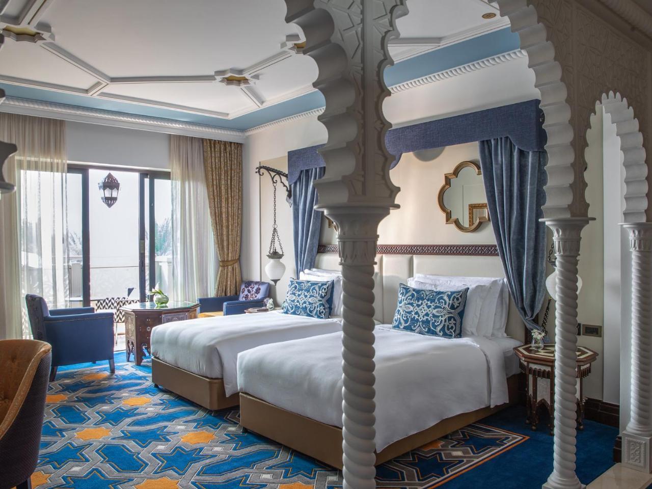 Deluxe Arabian Room