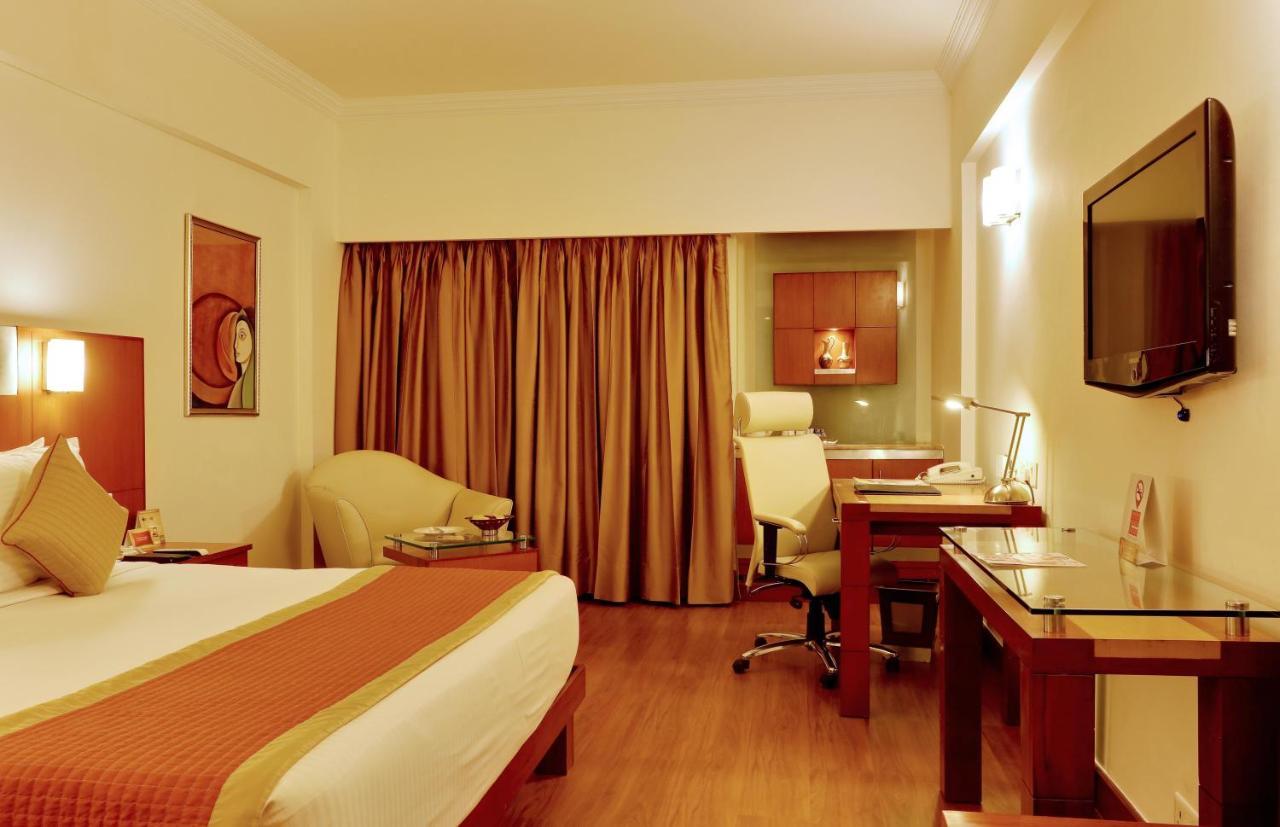 Deluxe Room on F&B