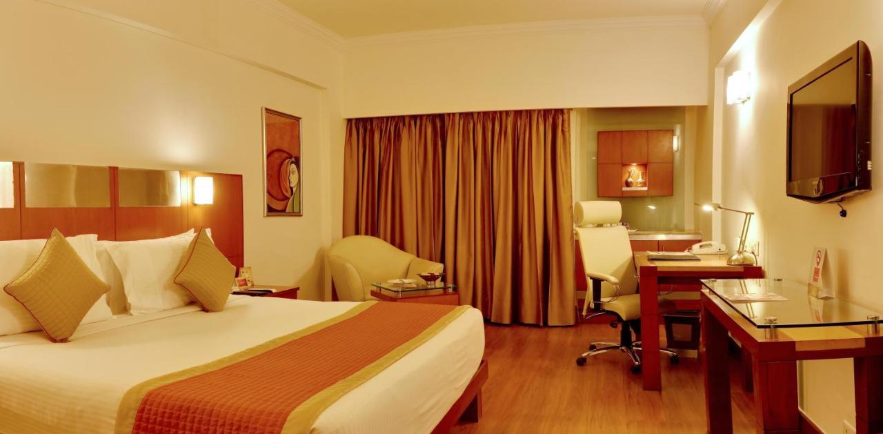Deluxe Room on F&B
