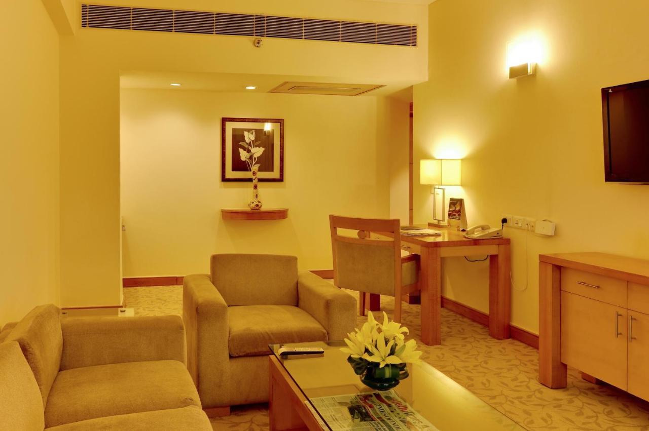 Executive Suite complimentary on F&B 3 pints of beer at Atrium Bar One way Airport Transfer