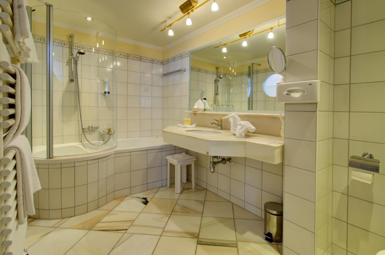 Superior Double Room,744112603:JPEG