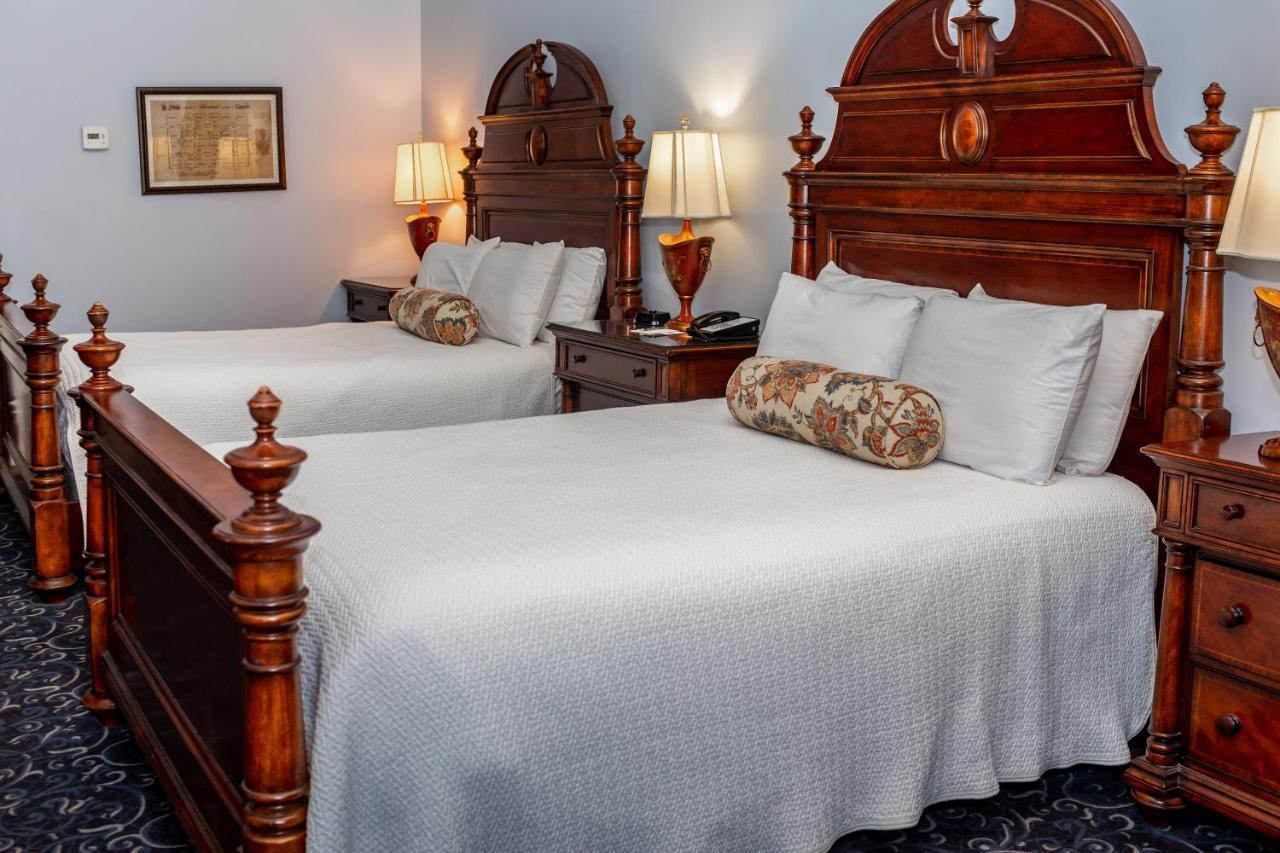 Deluxe Queen Room Two Queen Beds