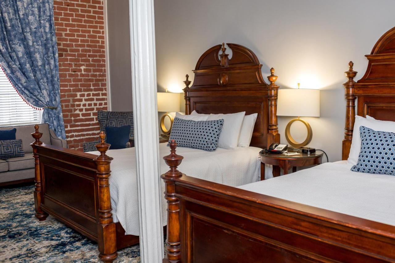 Deluxe Queen Room Two Queen Beds