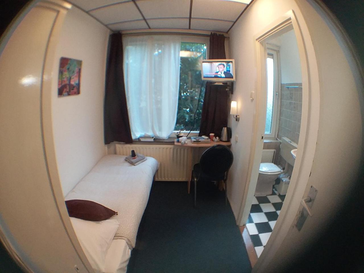 Single Room Private Bathroom