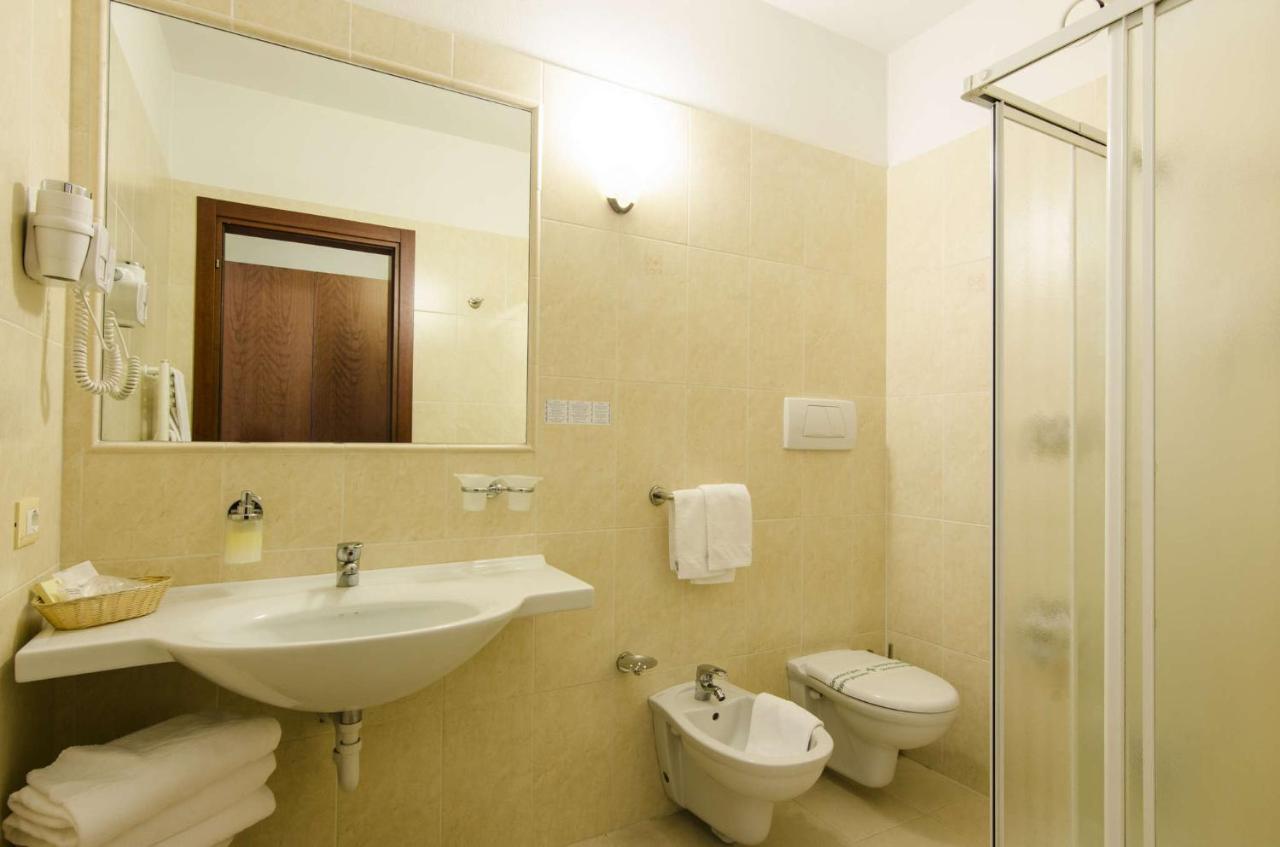 Superior Double or Twin Room Partial Lake View