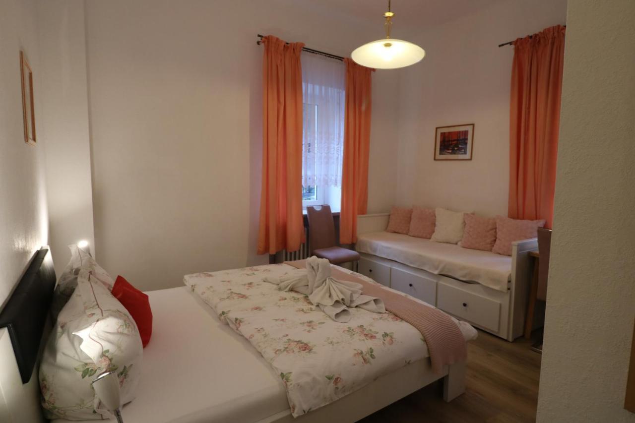 Basic Triple Room