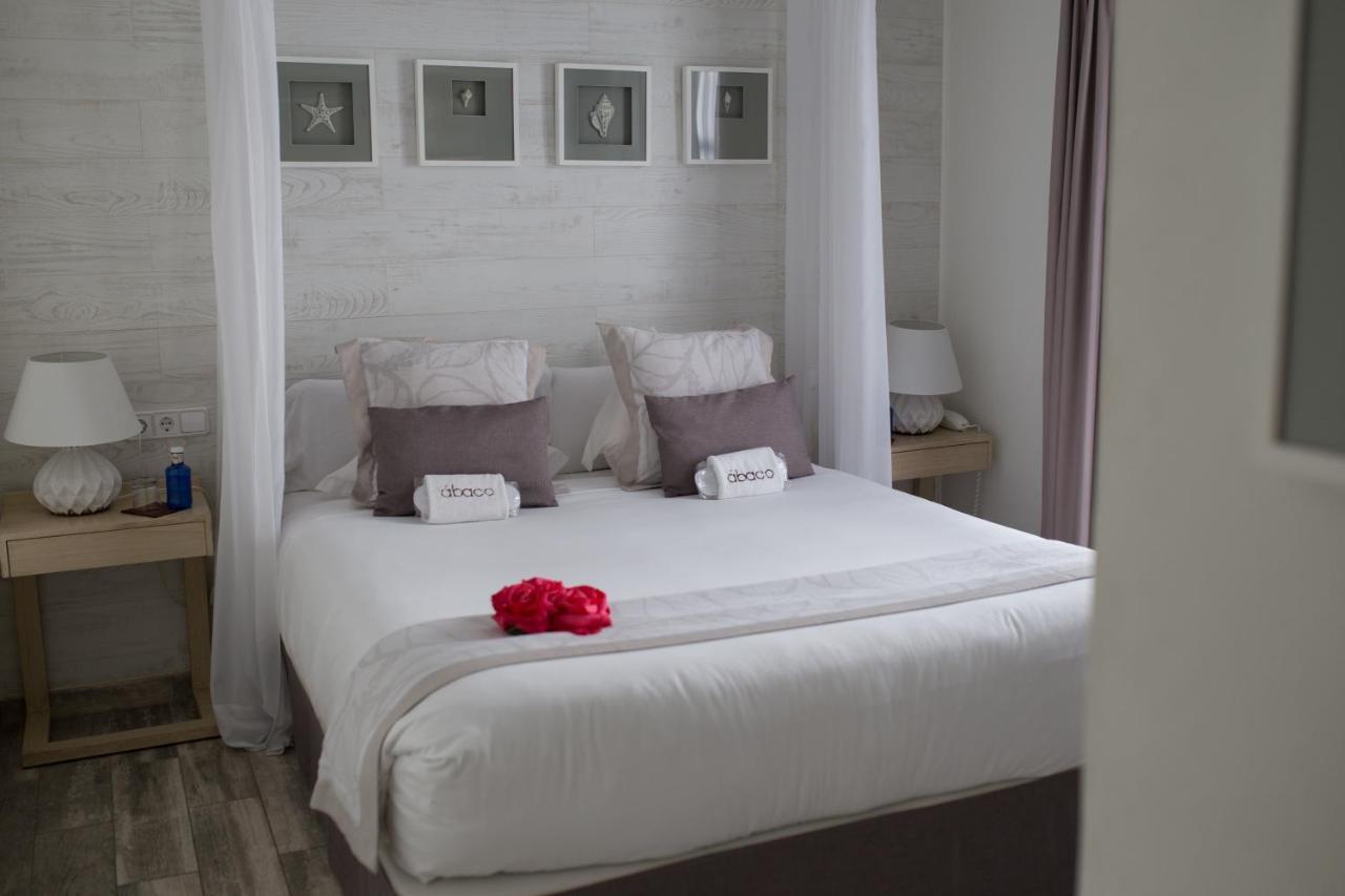 Deluxe Double Room with Balcony,747028841:JPEG