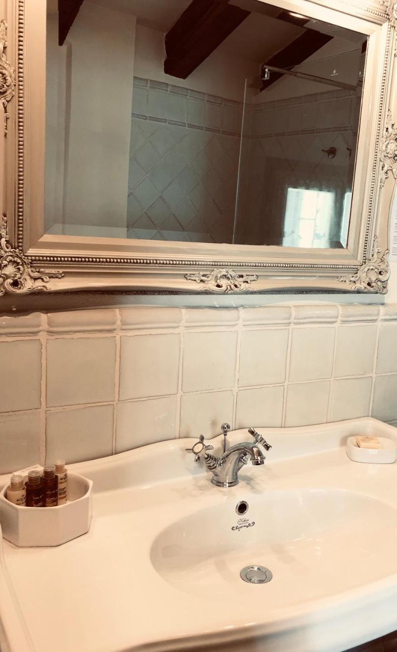 Double Room,746902268:JPEG