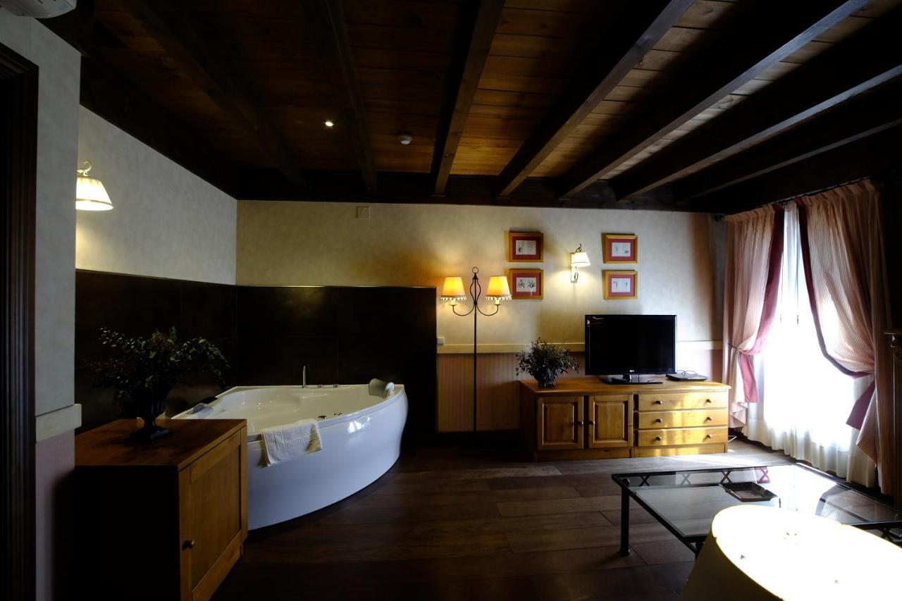 Junior Suite Spa Bath