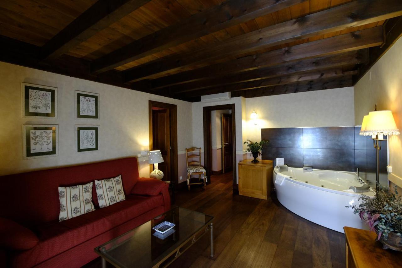 Junior Suite Spa Bath