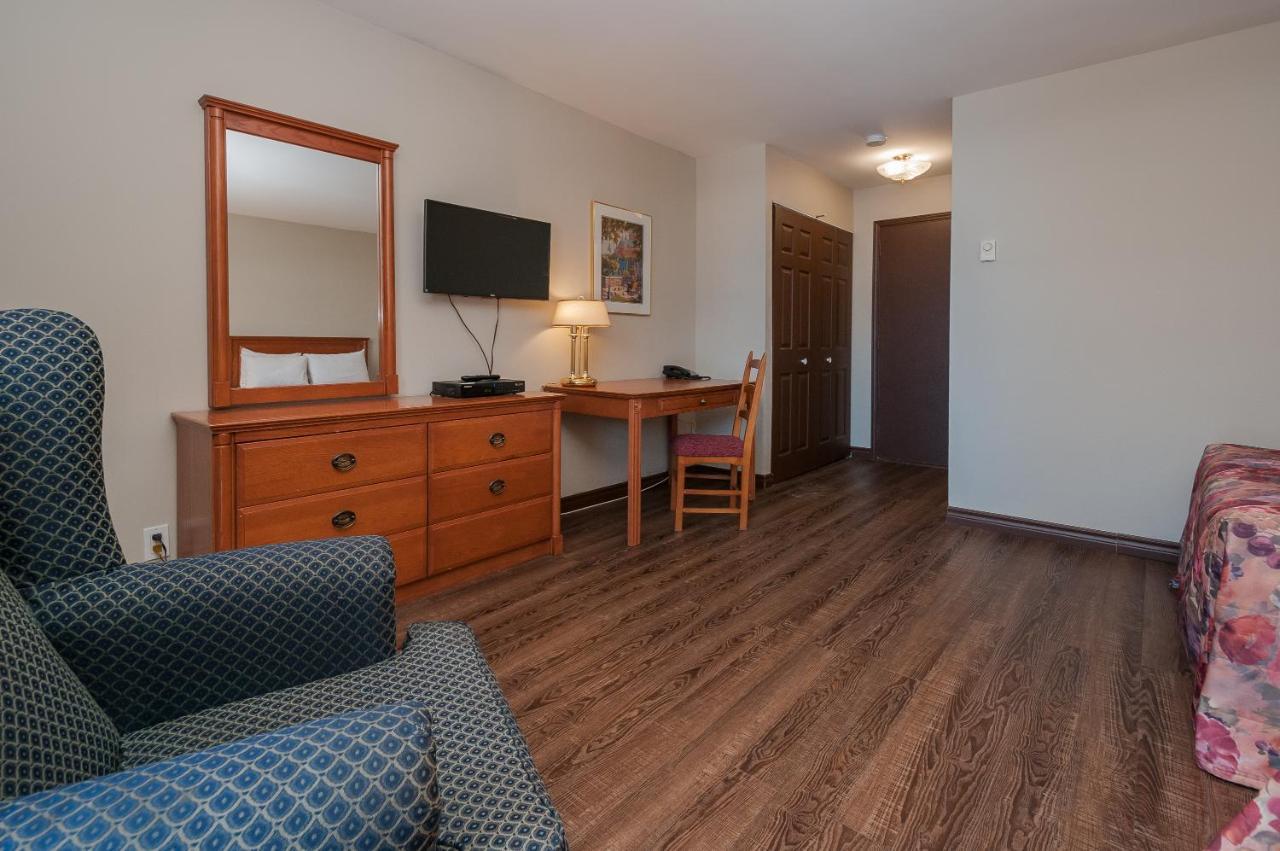 Queen Room
