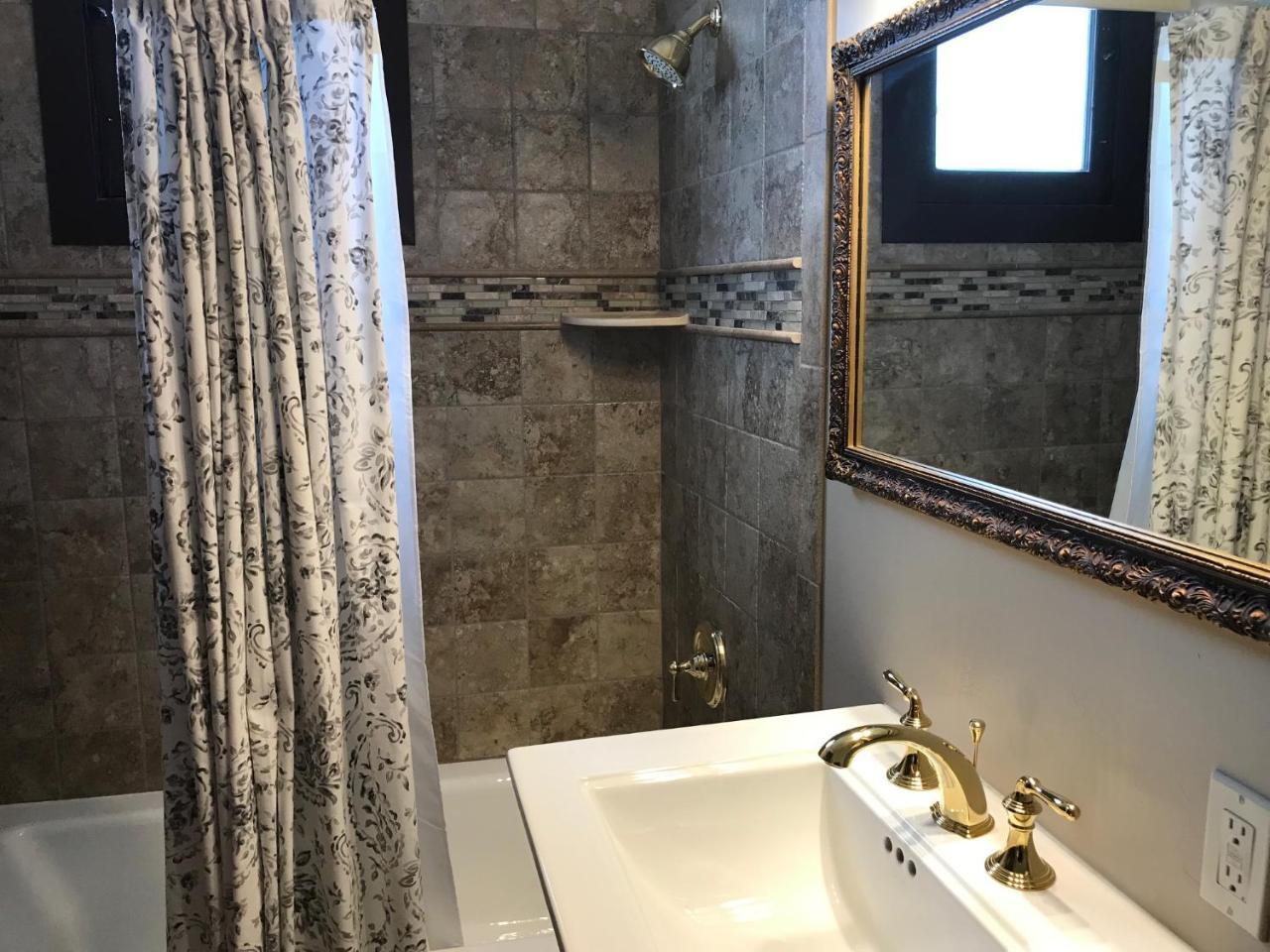 Queen Room,747408845:JPEG