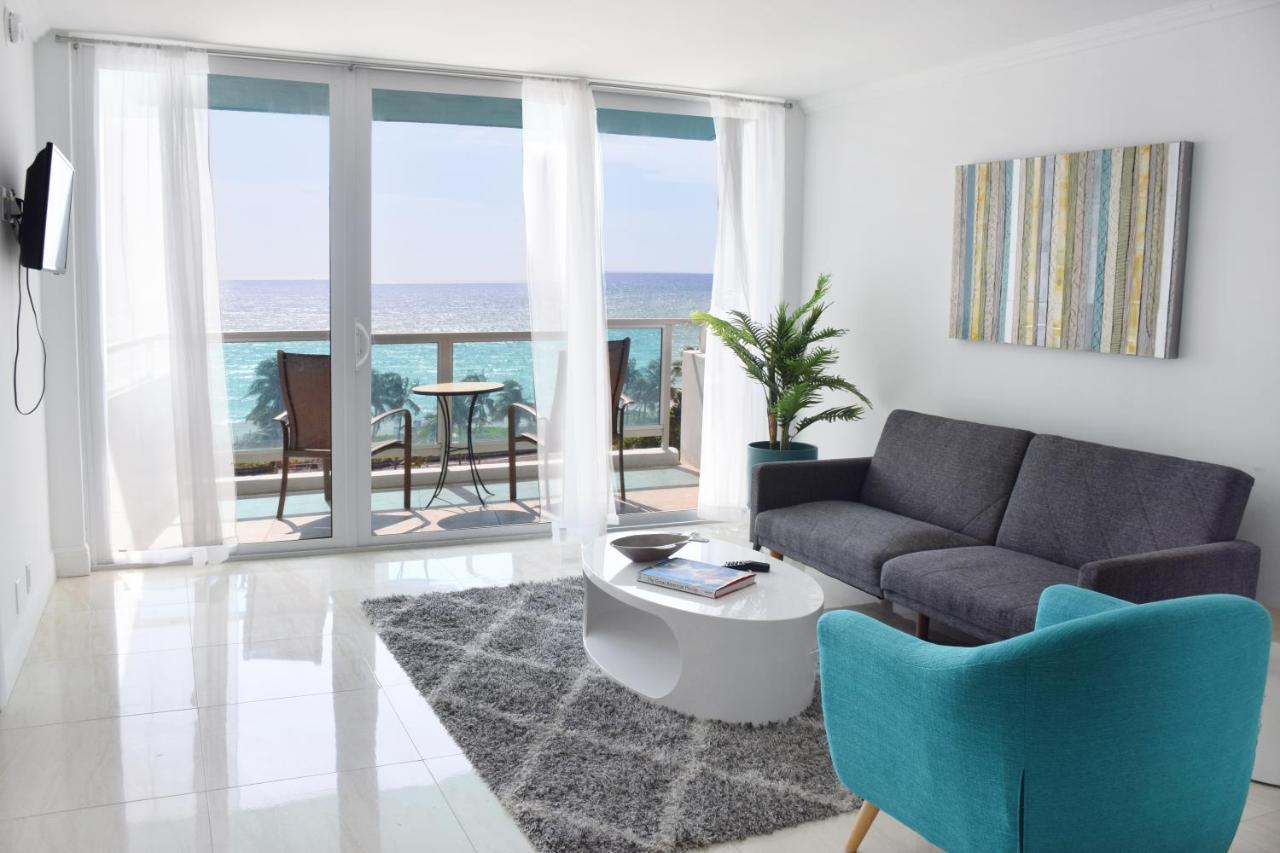 Deluxe Oceanview Suite 2 Bedroom & 2 Bath Kitchen