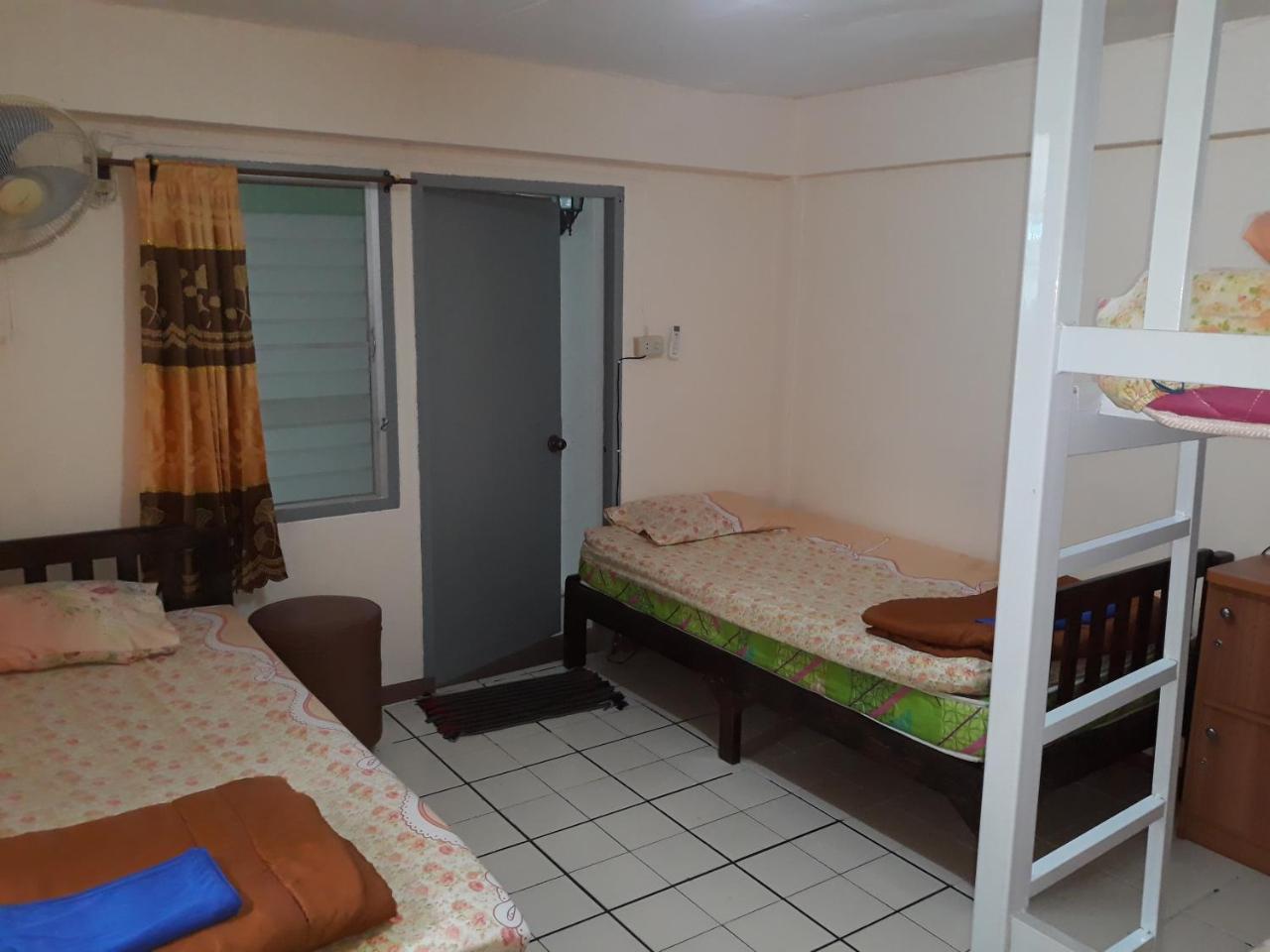 Quadruple Room Air Conditioning