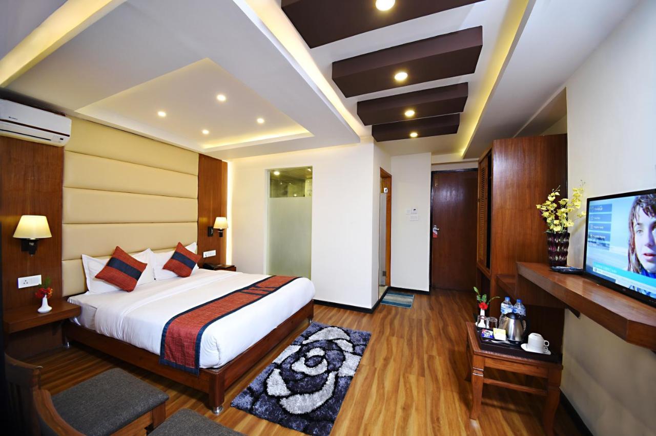Deluxe Double Room Balcony Complimentary Airport Pick up or Drop