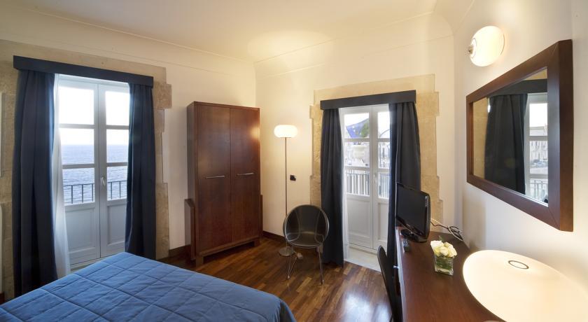 Deluxe Double or Twin Room Sea View