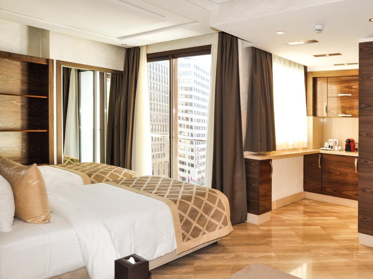 Standard Junior Suite Twin