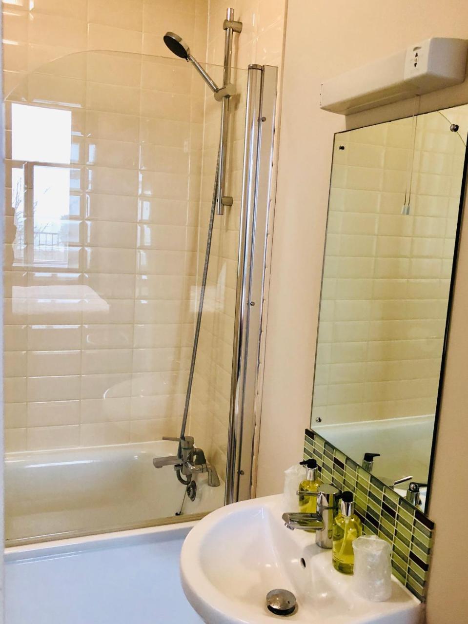 Double or Twin Room Sea View