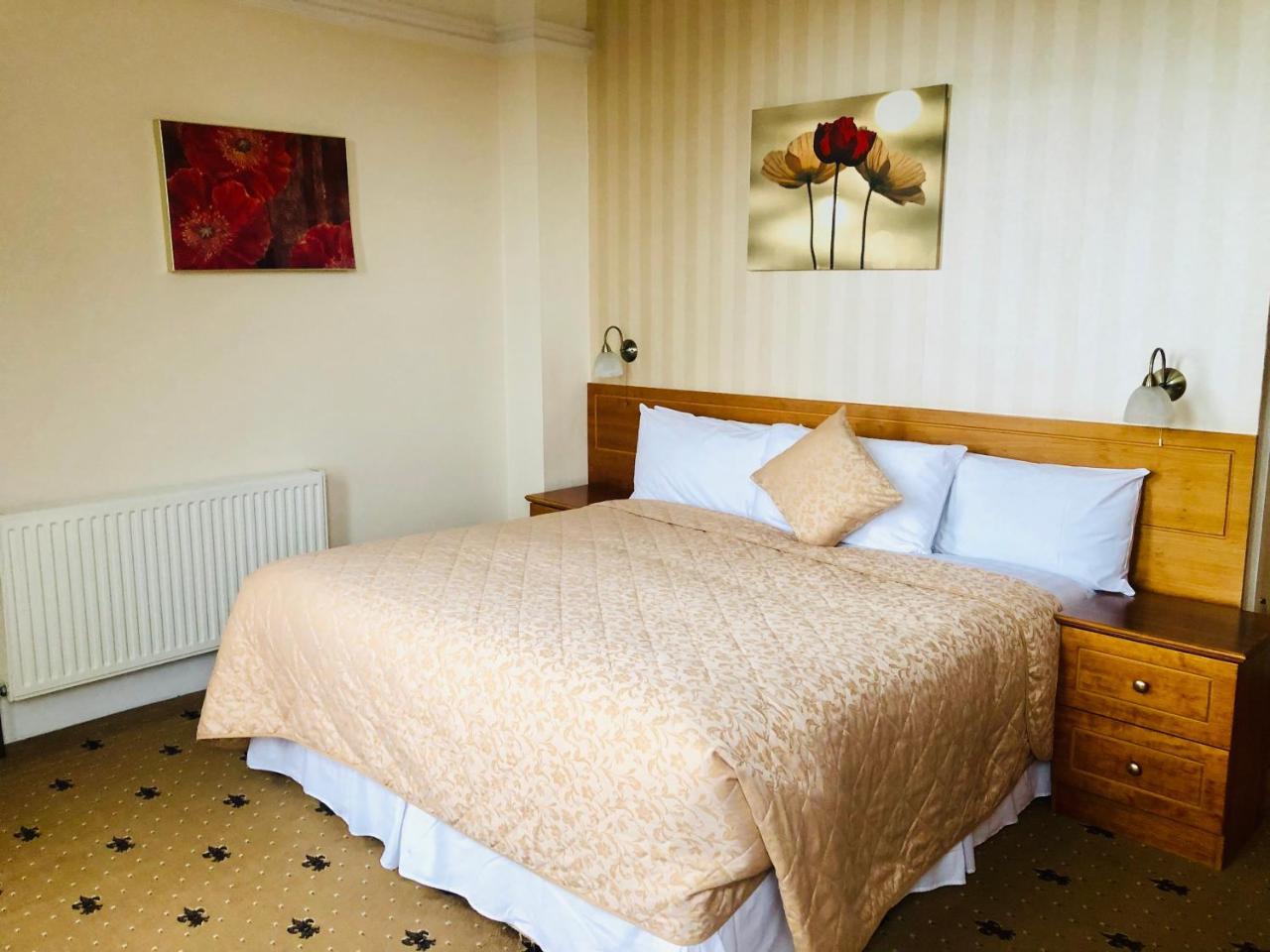 Double or Twin Room Sea View