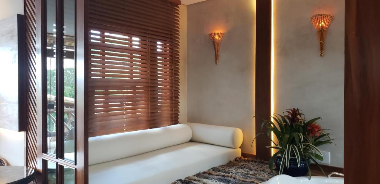 King Room Spa Bath