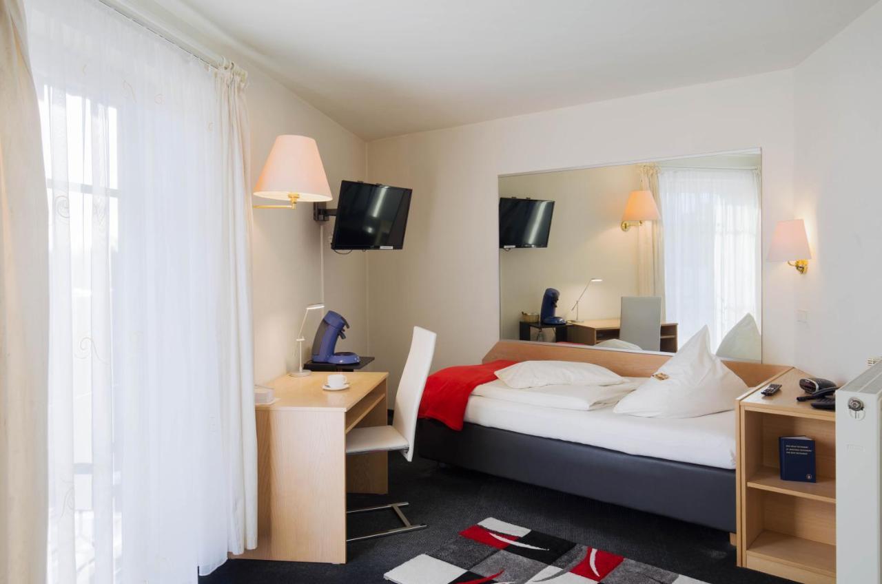 Single Room,750702257:JPEG