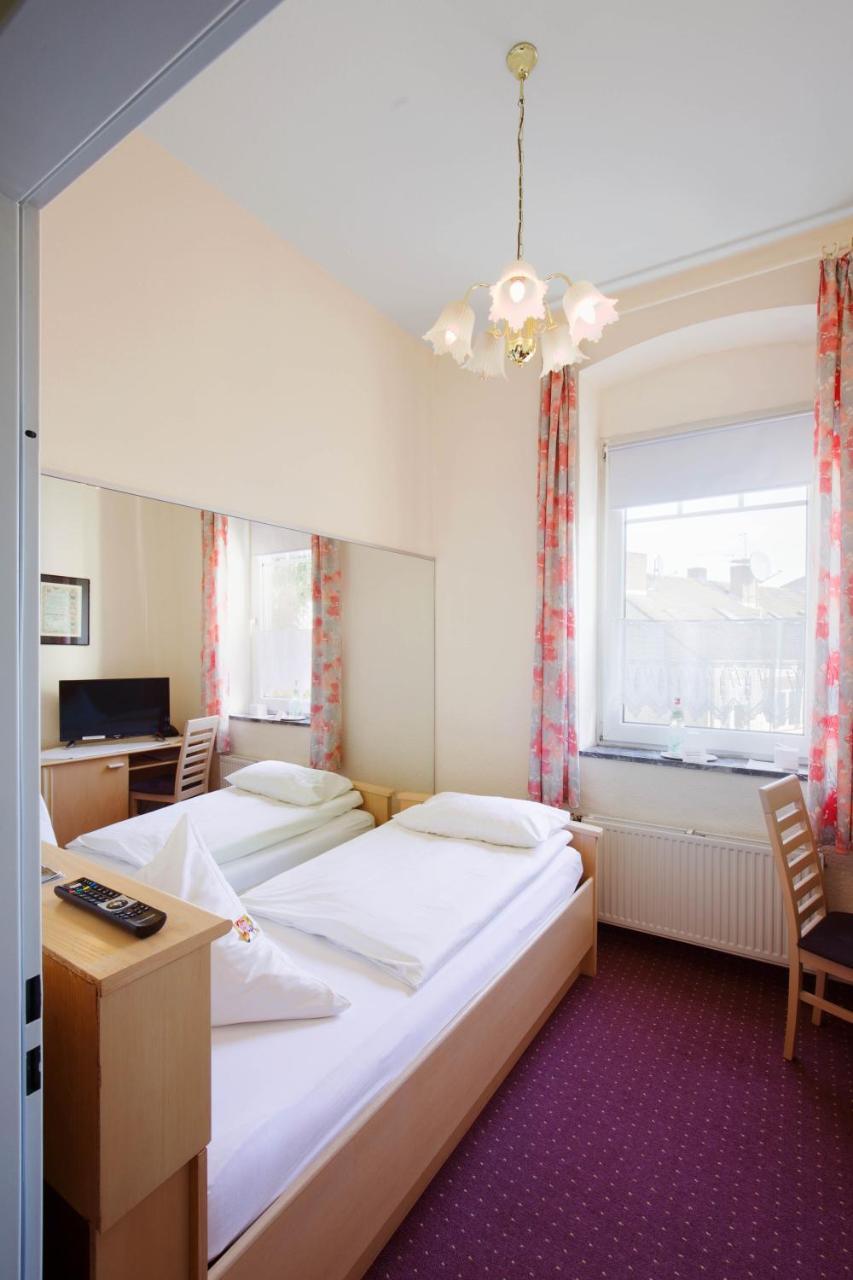 Economy Single Room