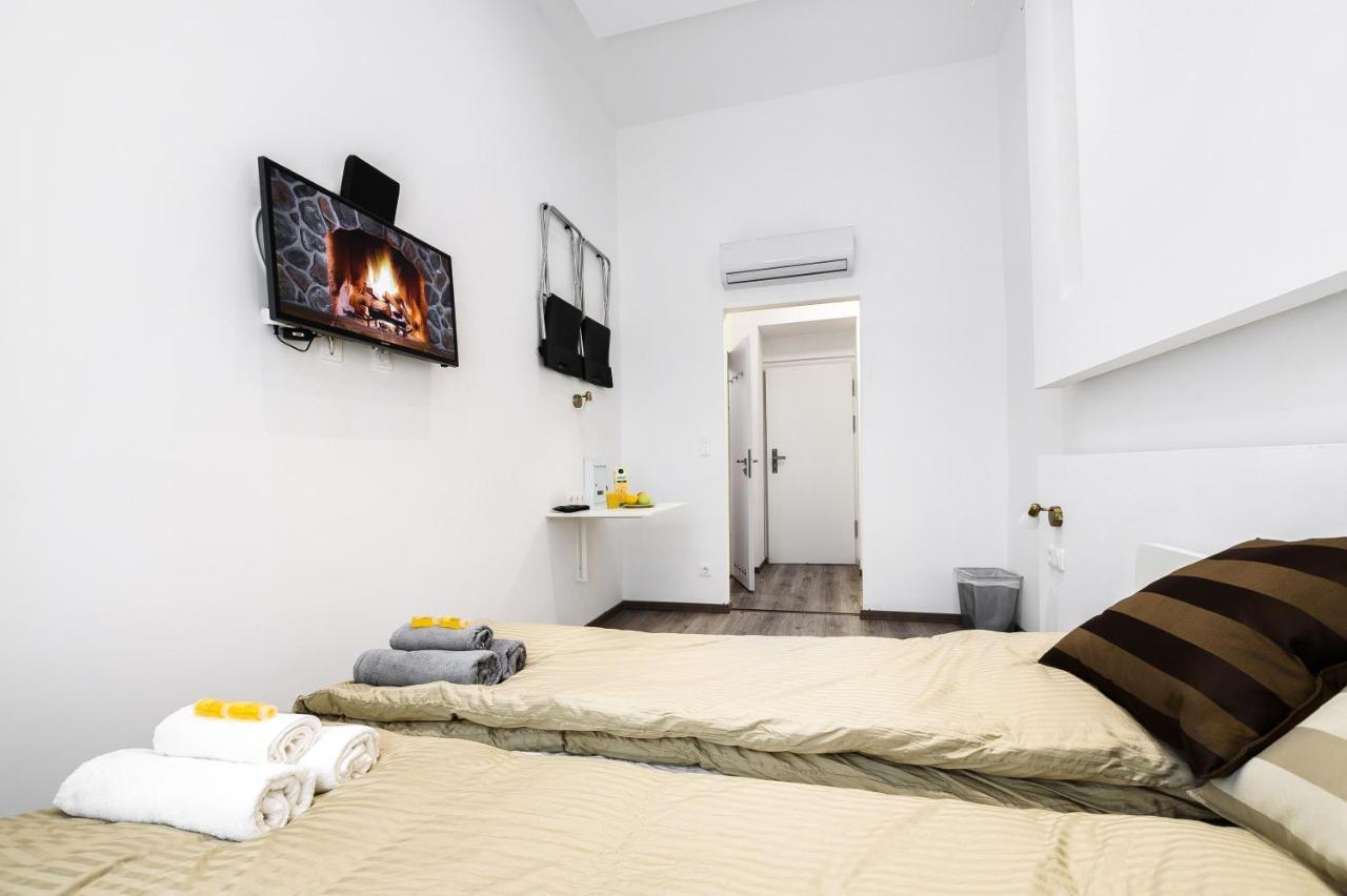 Double Room Private Bathroom