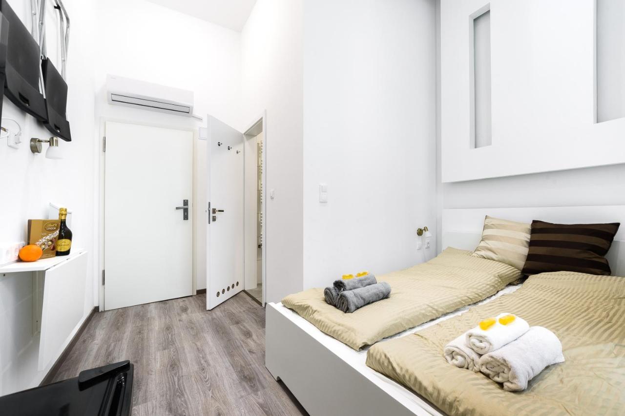 Double Room Private Bathroom