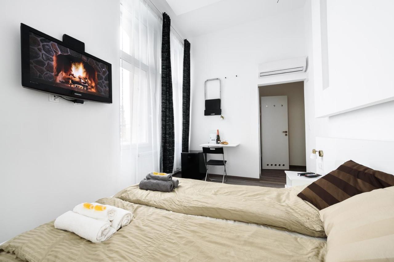 Double Room Private Bathroom