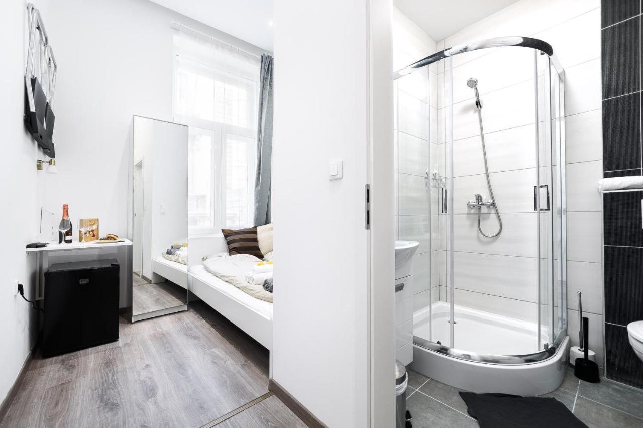 Double Room Private Bathroom