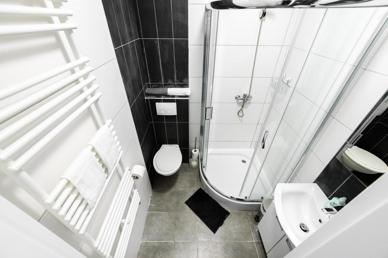 Double Room Private Bathroom