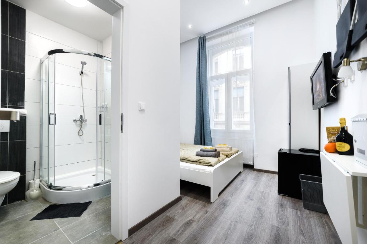 Double Room Private Bathroom