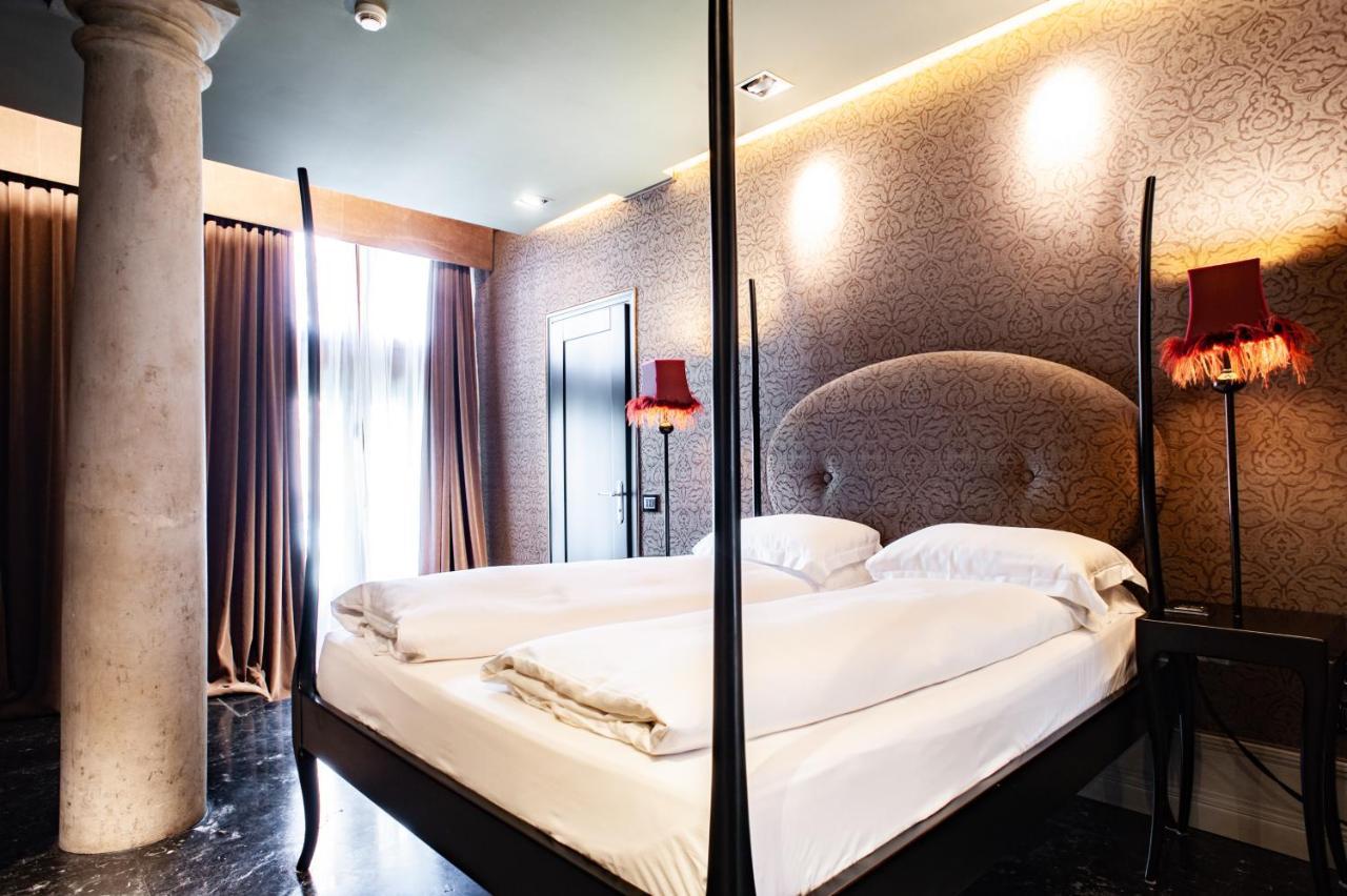 Deluxe Double Room Canal View