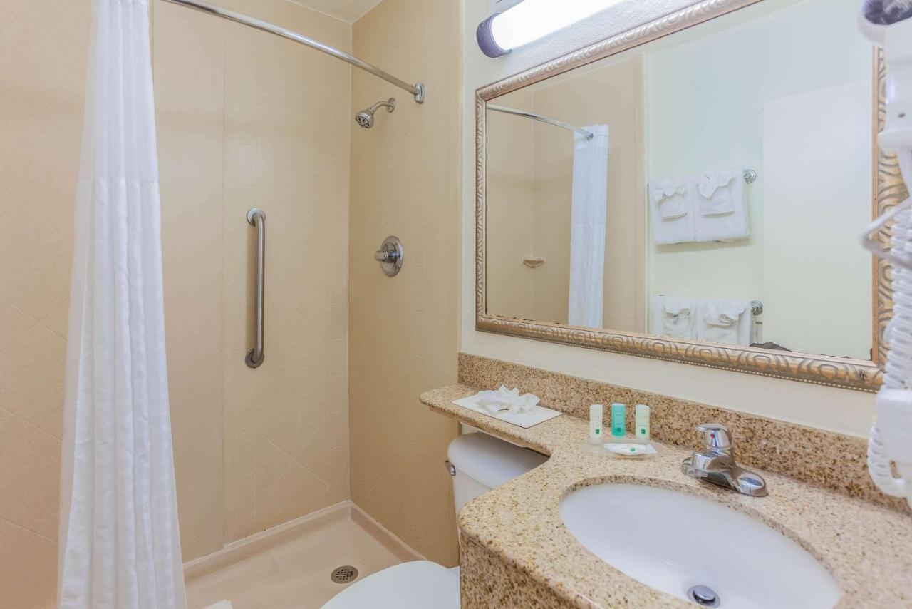Deluxe Queen Room with Two Queen Beds Street View