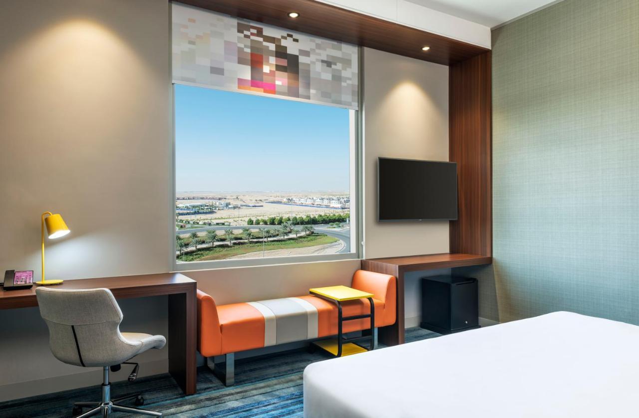 Aloft Room King Bed Complimentary Shuttle to Expo Metro Station & Al Maktoum International Airport