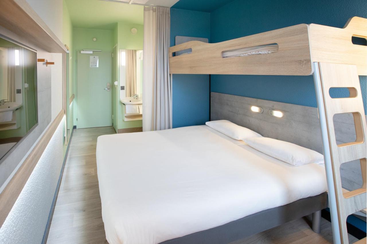 Quarto Triplo com Cama de Casal e Beliche