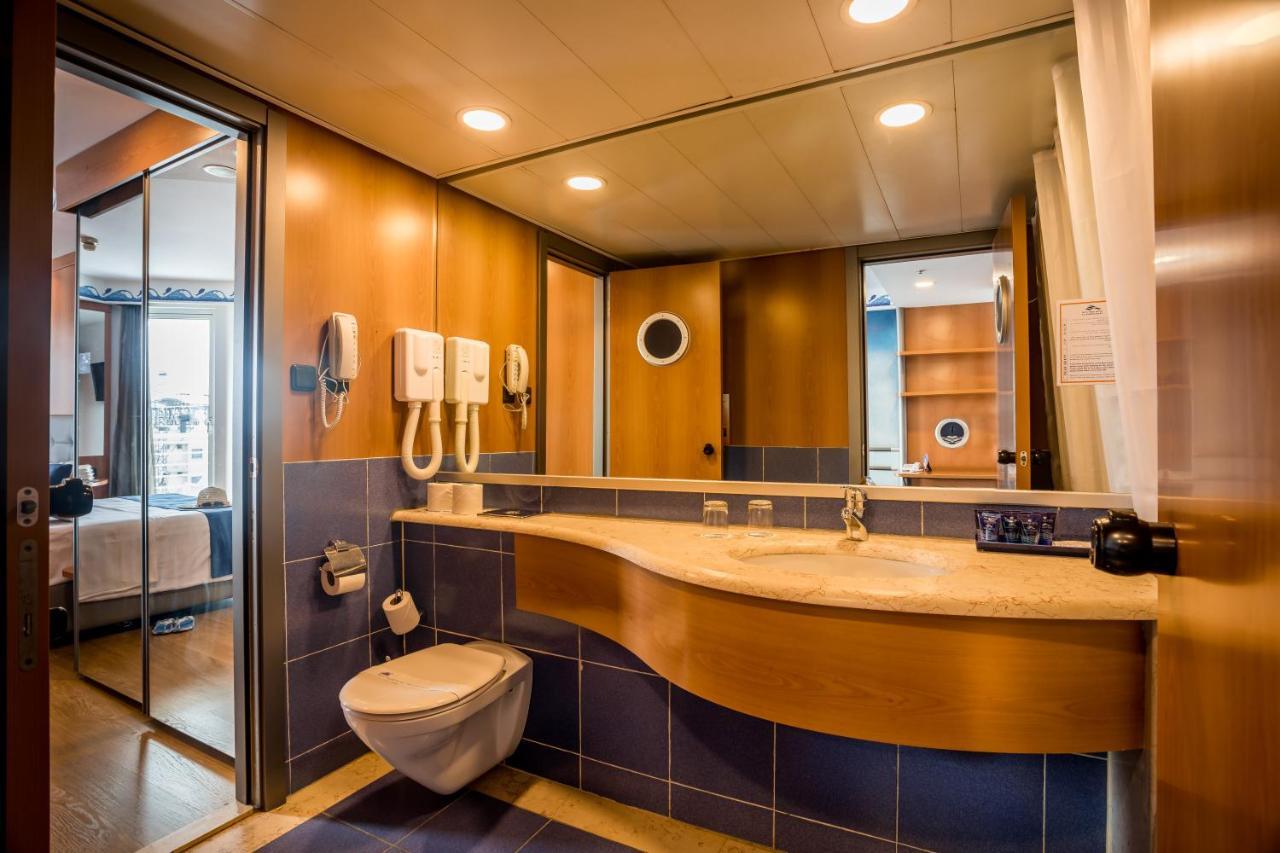 Standard Deluxe Suite 2 Room Balcony Kitchenette 50m²