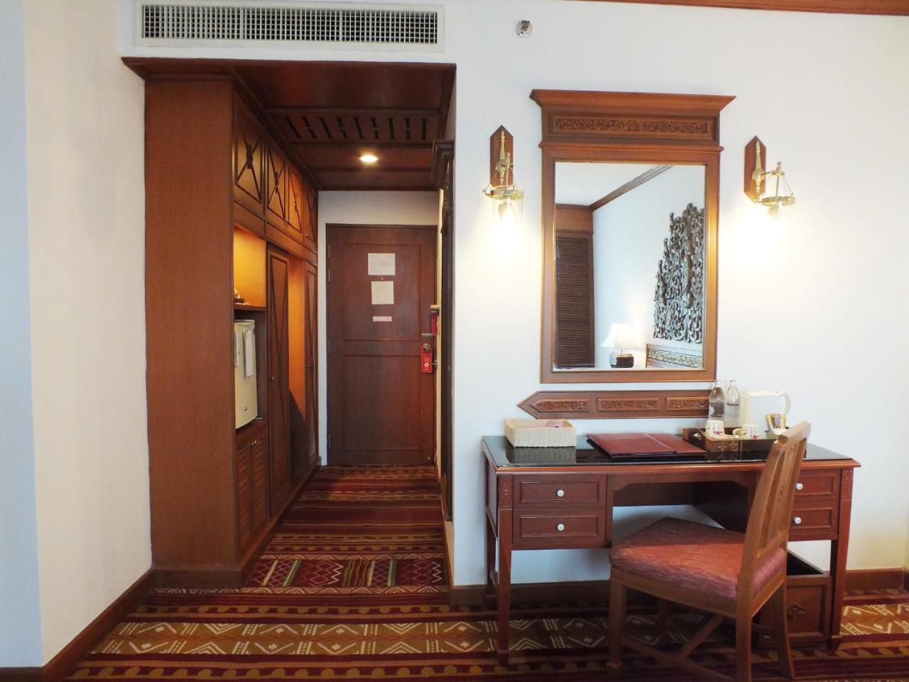 Deluxe Double or Twin Room