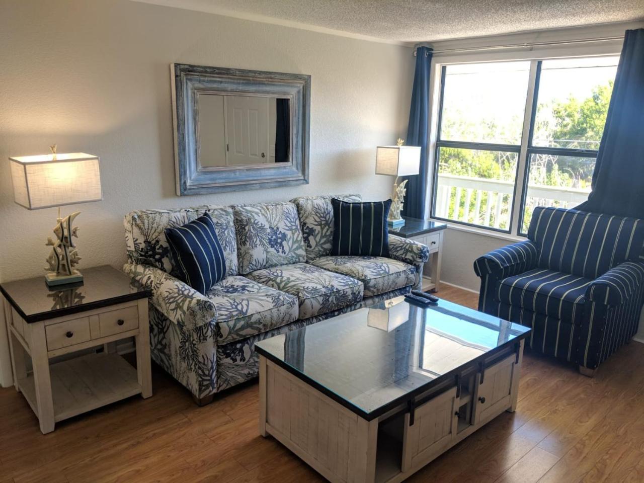 Large One-Bedroom Apartment