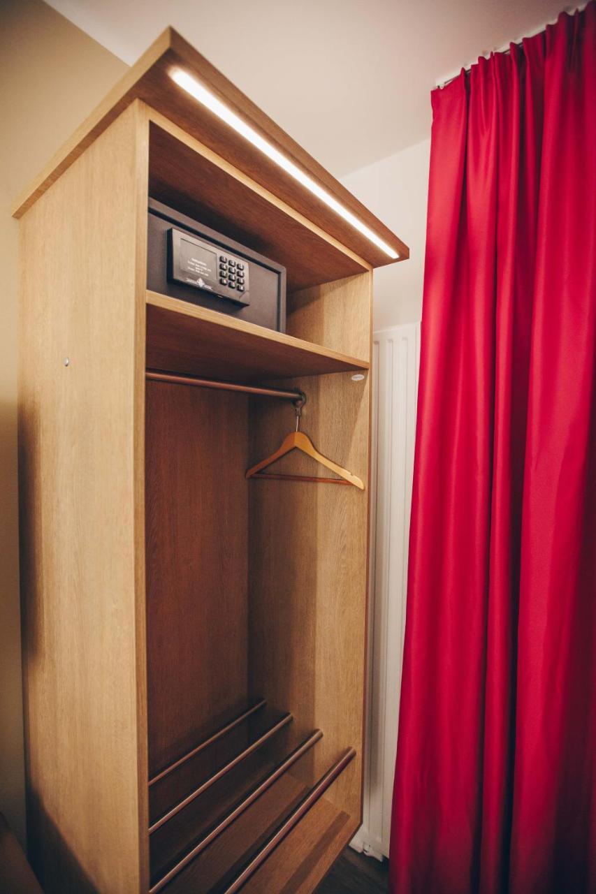 Single Room Private Bathroom