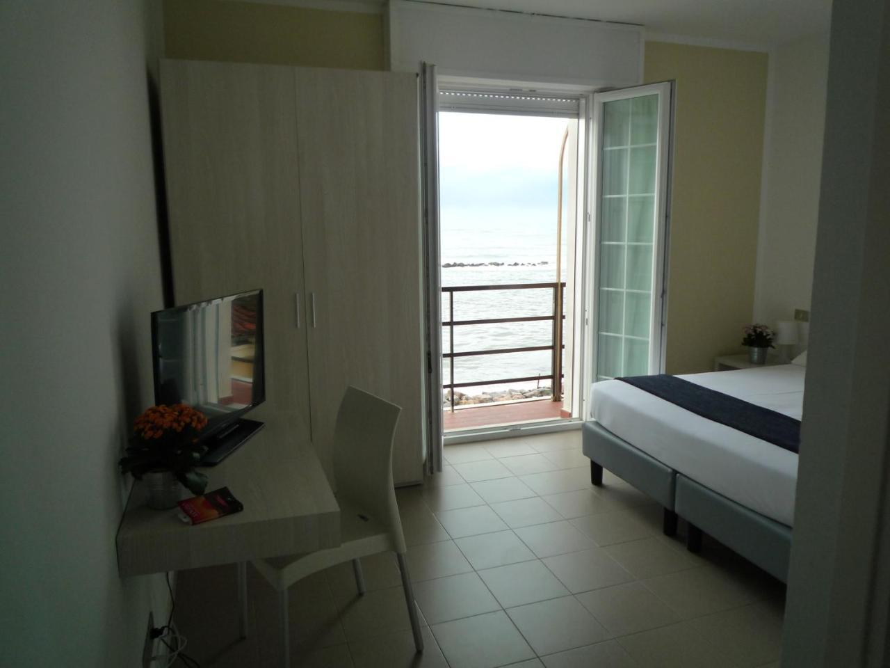 Superior Double or Twin Room Sea View