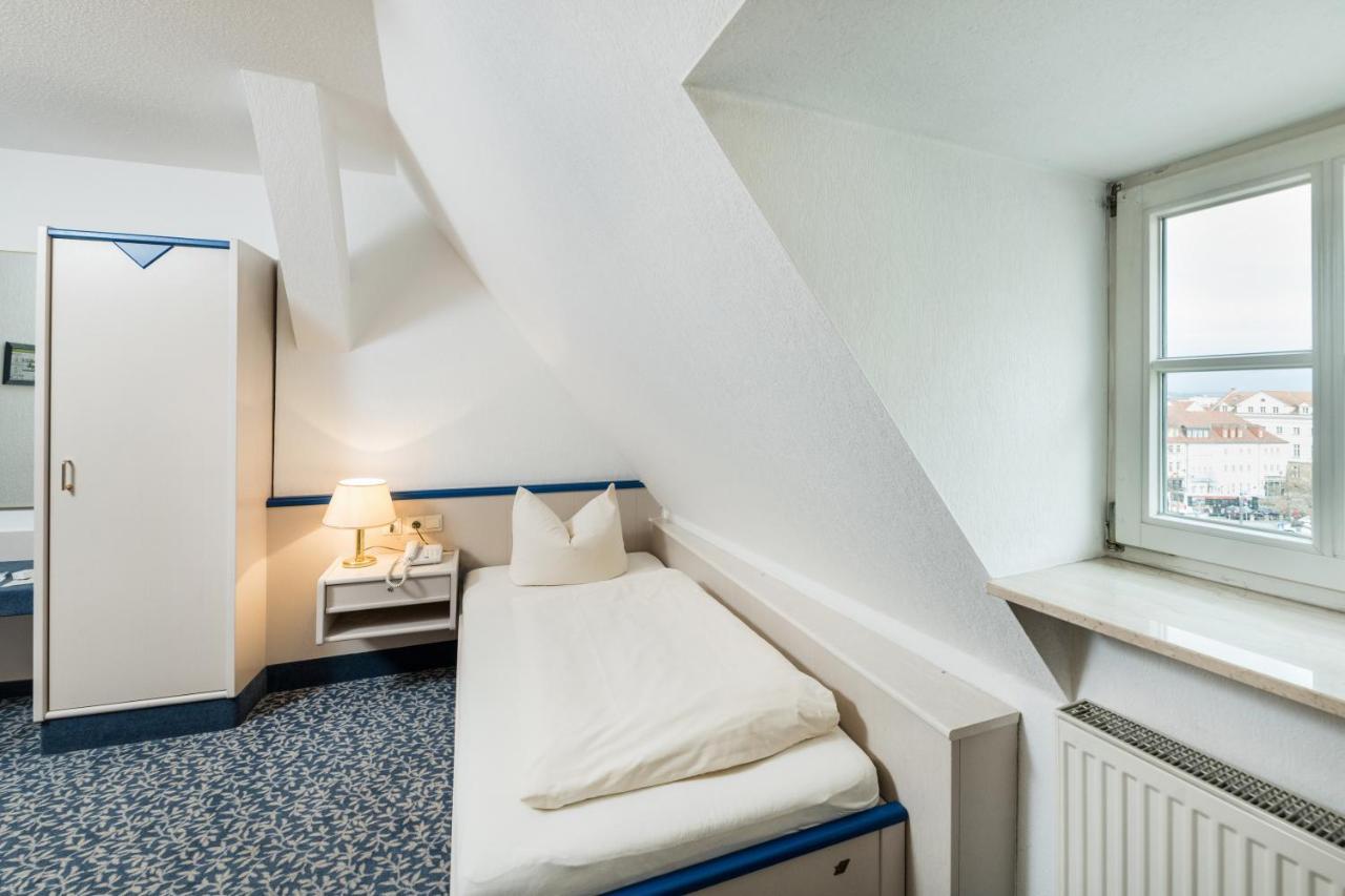 Small Single Room