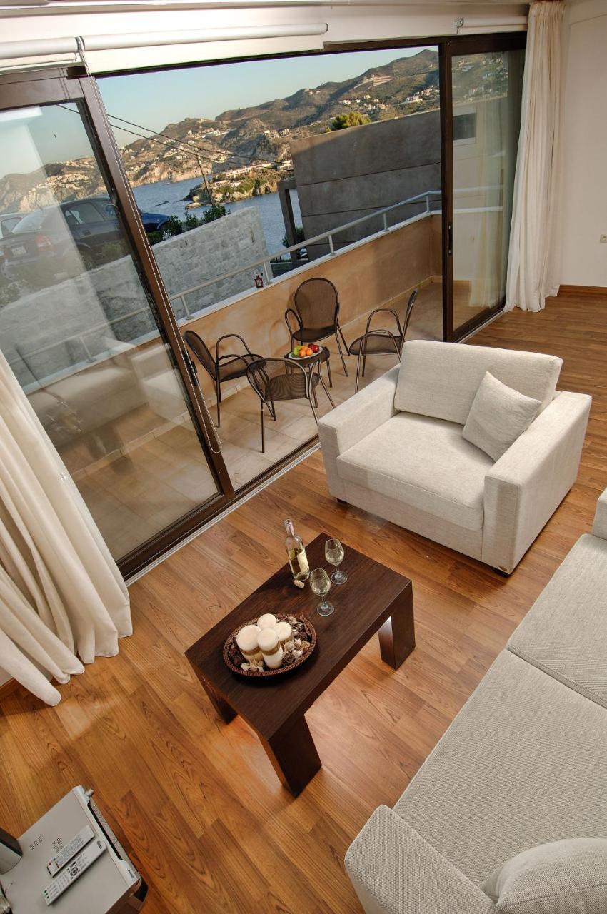 Deluxe Suite with Spa Bath,757341619:JPEG