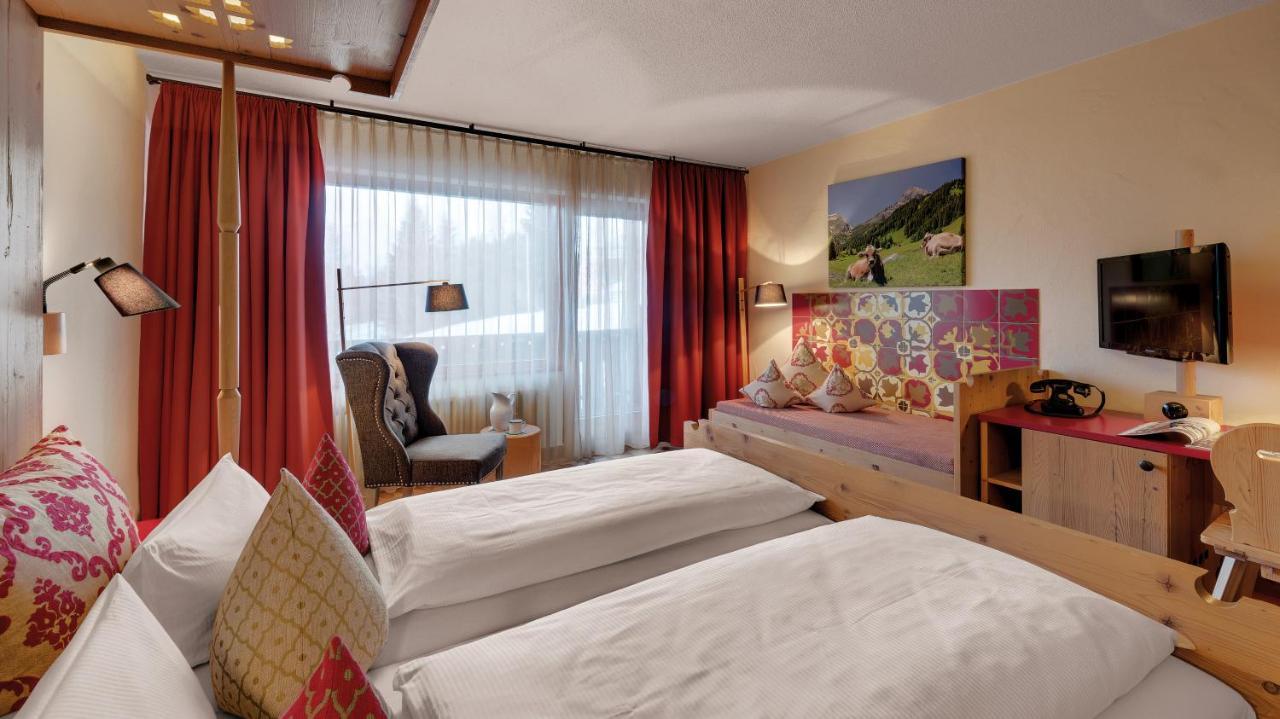 Triple Room Mountain View & Balcony