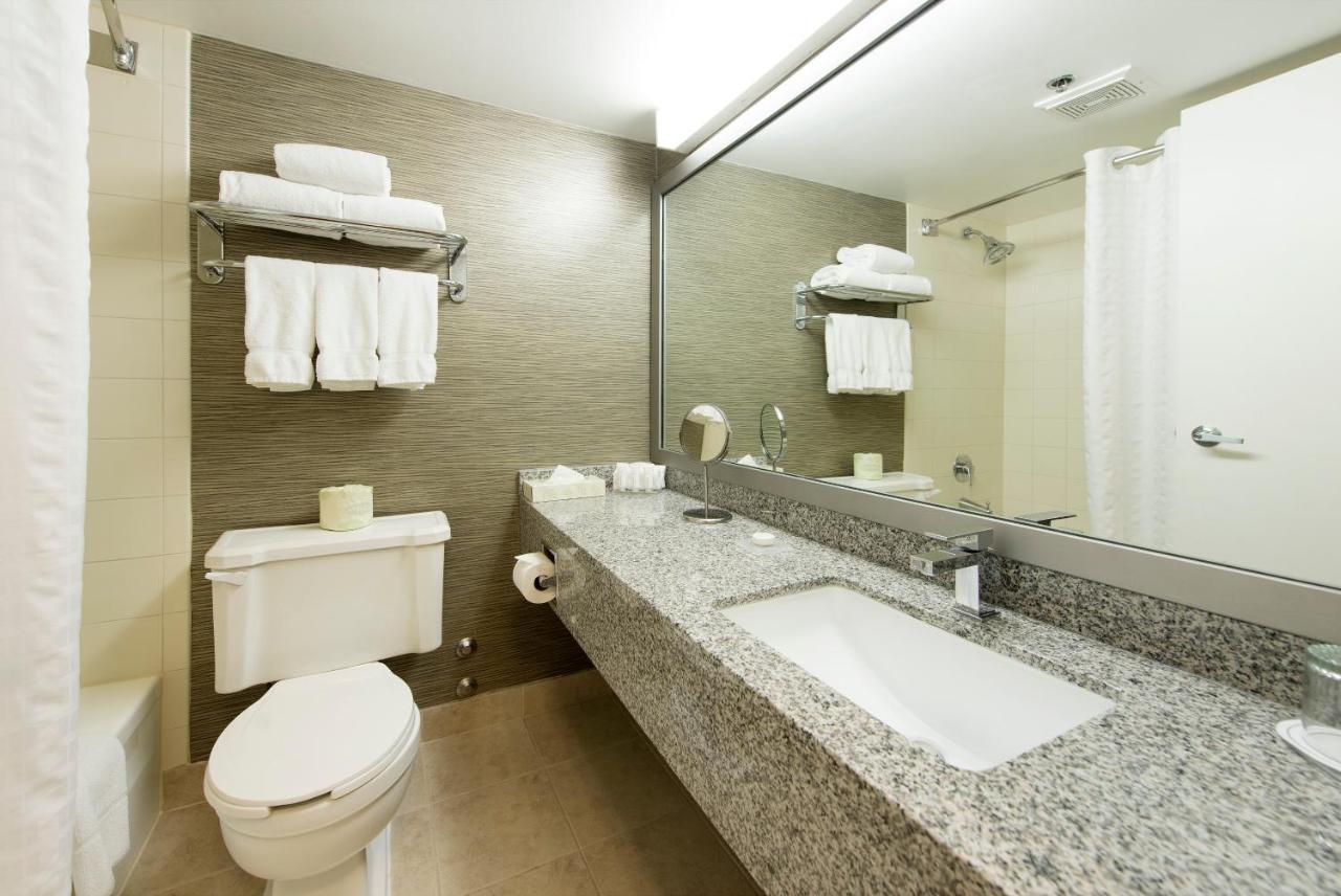 Deluxe King Room Balcony